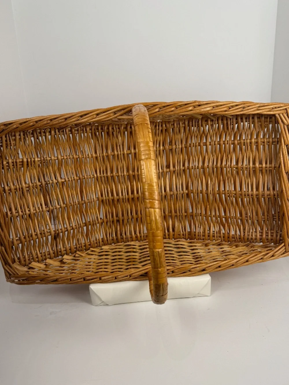 Vintage Woven English Willow/Wicker Garden Basket With Handle